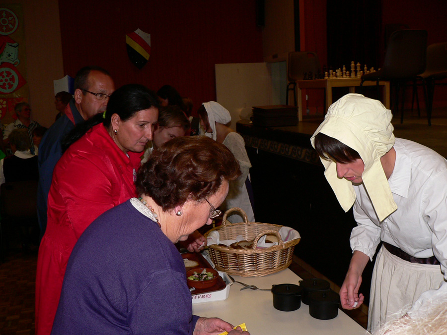 2011 07 22 REPAS MEDIEVAL 12