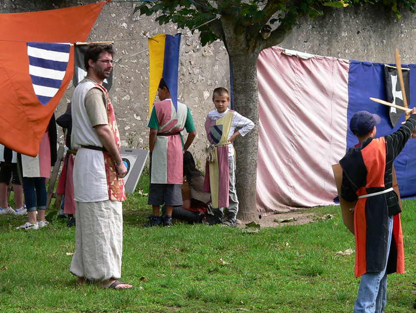 Sous l'oeil du maître du campement